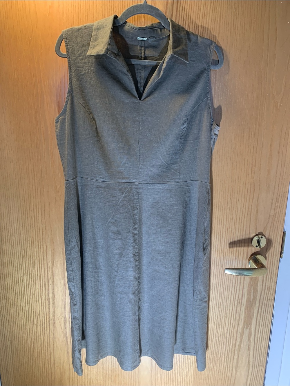 T Tahari Sleeveless Linen- Blend Collared A-Line Dress in Olive - Size 12
